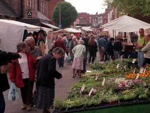 Supporting image for story: Drayton traders in quit row over market stall parking