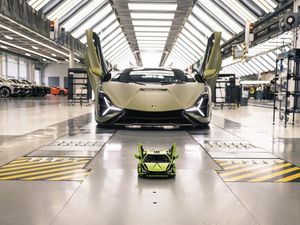 Supporting image for story: You can now get a Lamborghini Sián in 1:8 scale Lego form