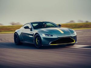 Supporting image for story: Aston Martin Vantage AMR revealed with seven-speed manual gearbox
