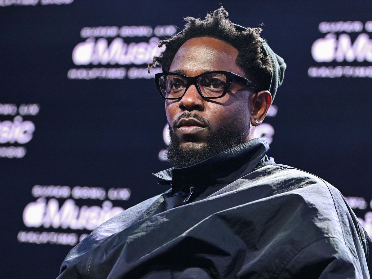 Cher accidentally calls Kendrick Lamar Luther Vandross in record of the year win