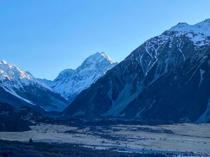 Supporting image for story: Three climbers believed to have died in fall on New Zealand’s highest peak