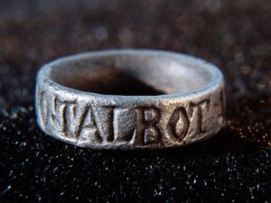 Supporting image for story: Elizabethan ring with links to noble Shropshire family found in field