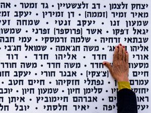 Supporting image for story: Profound sadness and anger grip Israel on Memorial Day