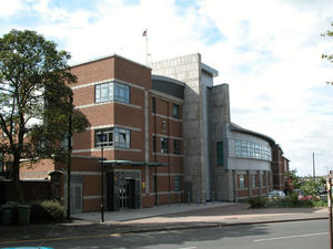 Supporting image for story: Emergency police hubs to be axed in estates shake-up