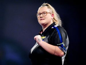 Supporting image for story: Beau Greaves becomes first woman to hit nine-darter on PDC ProTour