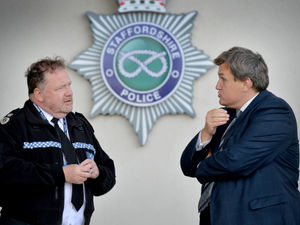 Supporting image for story: Shop rule-breaking neighbours to the police, minister tells residents