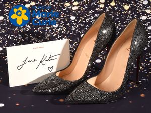 Supporting image for story: Celebrity clothes auction with Kate Moss donation raises £23,000 for charity