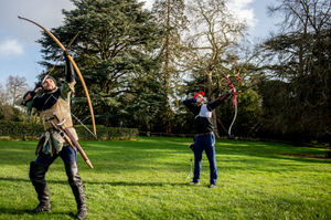 Medieval vs modern archery at Warwick Castle