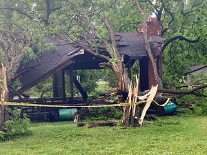 Supporting image for story: Toddler killed and mother injured during tornado in Detroit suburb