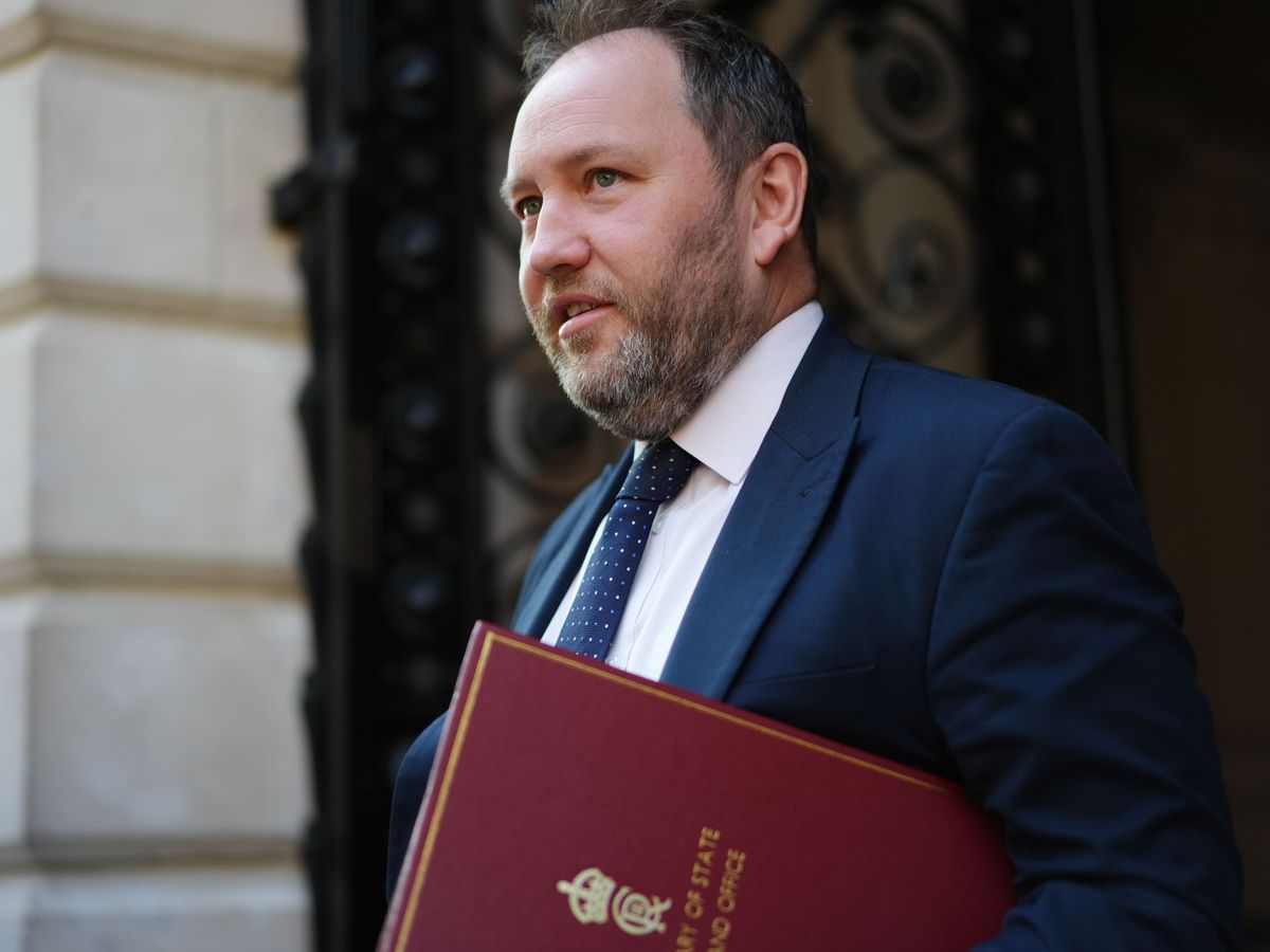 Government still reforming ‘utterly broken’ welfare system – Murray