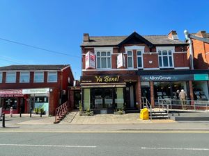 Supporting image for story: Hagley bar and restaurant for sale at £825k