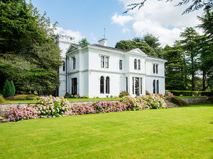 Supporting image for story: This stunning manor house will be transformed into a pub