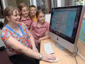 Supporting image for story: Primary children in for special tweet