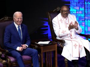 Supporting image for story: Biden tells supporters to ‘stick together’ amid growing calls for him to go