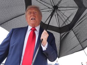 Supporting image for story: Trump warns Russia he may send Ukraine long-range Tomahawk missiles