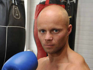 Supporting image for story: Steven Pearce v Sam Eggington for Midlands