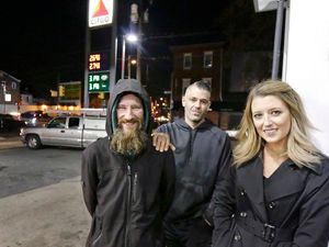Supporting image for story: This woman raised over $170,000 for a homeless man who gave her his last $20