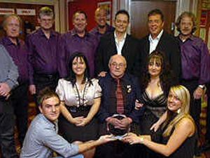 Supporting image for story: Clubbing together to find the best