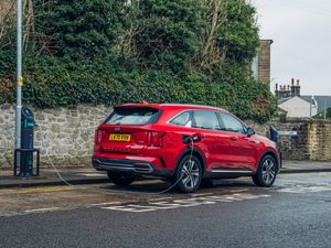 Supporting image for story: Hybrid SUVs: What’s available?