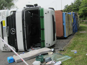 Supporting image for story: Lorry crash shuts M6 slip road