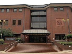 Supporting image for story: Father could have caused brain injuries to girl in panic after she collapsed, trial told