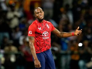 Supporting image for story: Nothing wrong with Jofra Archer – Jamie Overton tips team-mate to bounce back