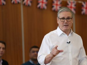 Supporting image for story: Starmer pledges to act in ‘months not years’ to protect children on social media