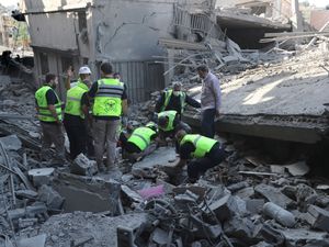 Supporting image for story: At least 27 killed in Israeli air strikes across Lebanon