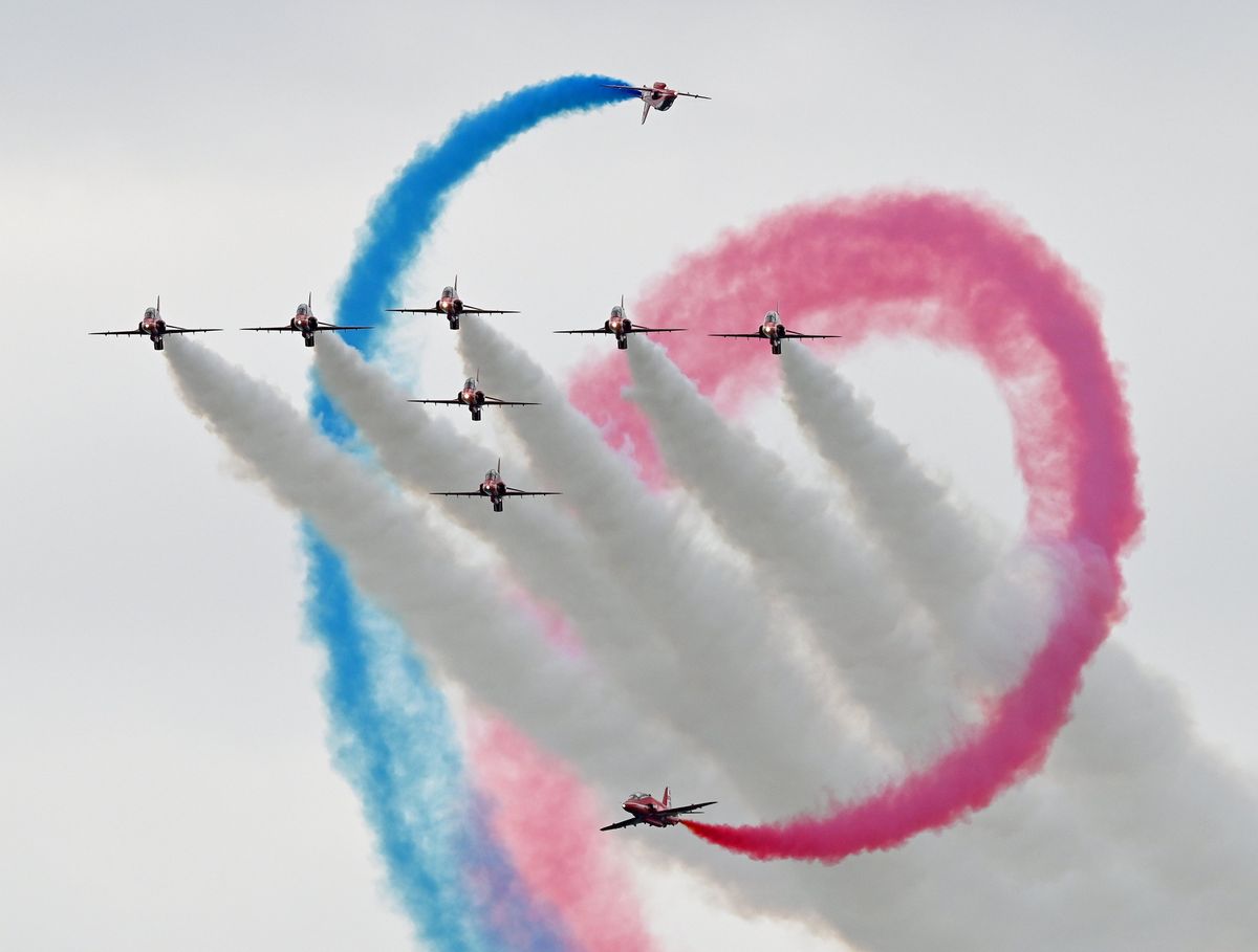 Air force veterans poignant words as Cosford Air Show crowds enjoy stunning spectacle - including exhilarating Red Arrows display
