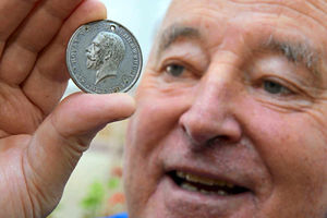 Supporting image for story: Coin to mark King George V's Shropshire visit is found
