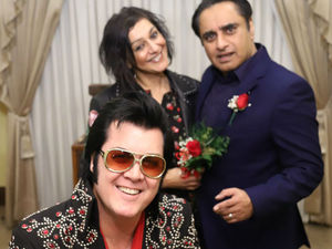 Supporting image for story: Meera Syal ties the knot again at Las Vegas chapel 