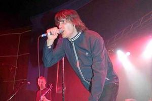 Jonn Penney fronting Ned's Atomic Dustbin