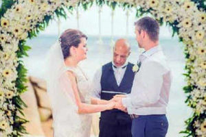 Andrew Thomas and Lib Edwards celebrate their wedding day in Thailand