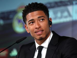 Supporting image for story: Jude Bellingham inspired by Zinedine Zidane as he takes Real’s number five shirt