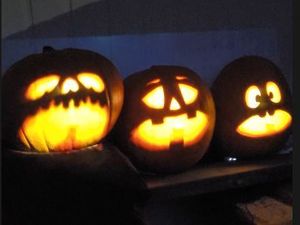 The display features high-tech spooky scenes complete with voice acting