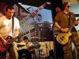 Supporting image for story: Manics heading for Wolverhampton gig