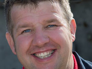 Supporting image for story: Consider professional foot trimming for better cow health