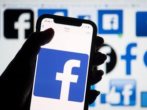 Supporting image for story: Facebook cafes offer free privacy checks