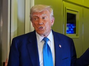 Supporting image for story: Trump plans call with Putin after Russian drone hits bus in Ukraine