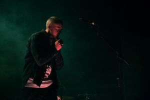 Dermot Kennedy. Pictures by: James Stride