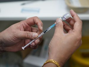 Supporting image for story: Omicron wave ‘inevitable’ and more measures may be needed, says expert