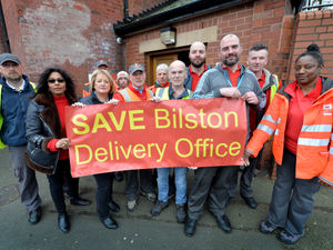 Supporting image for story: Royal Mail to press ahead with delivery office closures