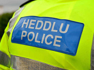 Supporting image for story: Police force in Mid Wales told to improve use of stop and search and use of force