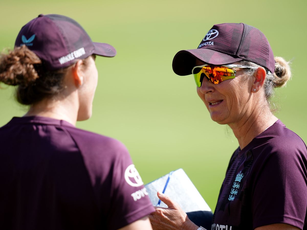 England find new location for women&rsquo;s training camp due to Middle East crisis