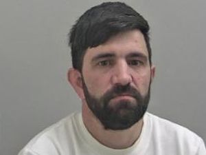 Supporting image for story: Appeal to trace wanted man from Kidderminster