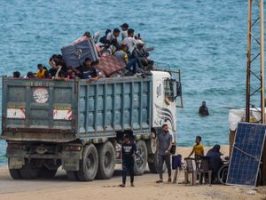 Supporting image for story: Misery deepens in Rafah as Israeli troops press forward with operation