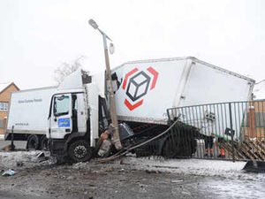 Supporting image for story: Lorry smashes into lamp post