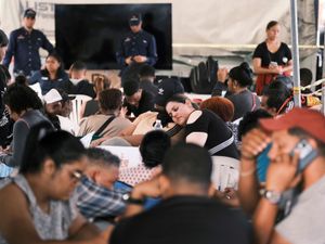 Supporting image for story: Death toll in Dominican club roof collapse hits at least 184