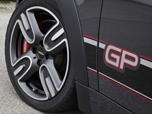 Supporting image for story: Mini John Cooper Works GP set for 2020 production