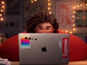 Supporting image for story: MacBook the focus of Apple’s new Christmas advert